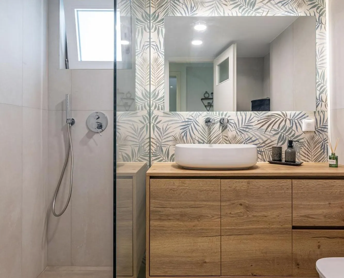 Casa Civique A Modern City Apartment With Balcony, Parking, Aircon & Elevator Heraklion  Greece