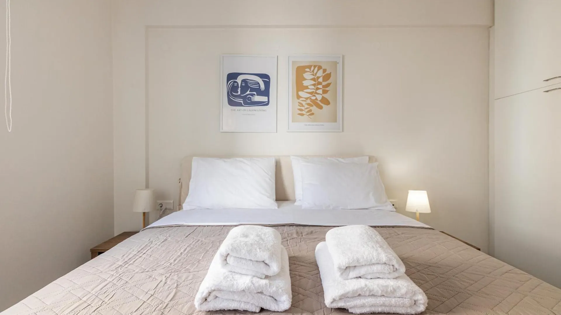 Casa Civique A Modern City Apartment With Balcony, Parking, Aircon & Elevator Heraklion